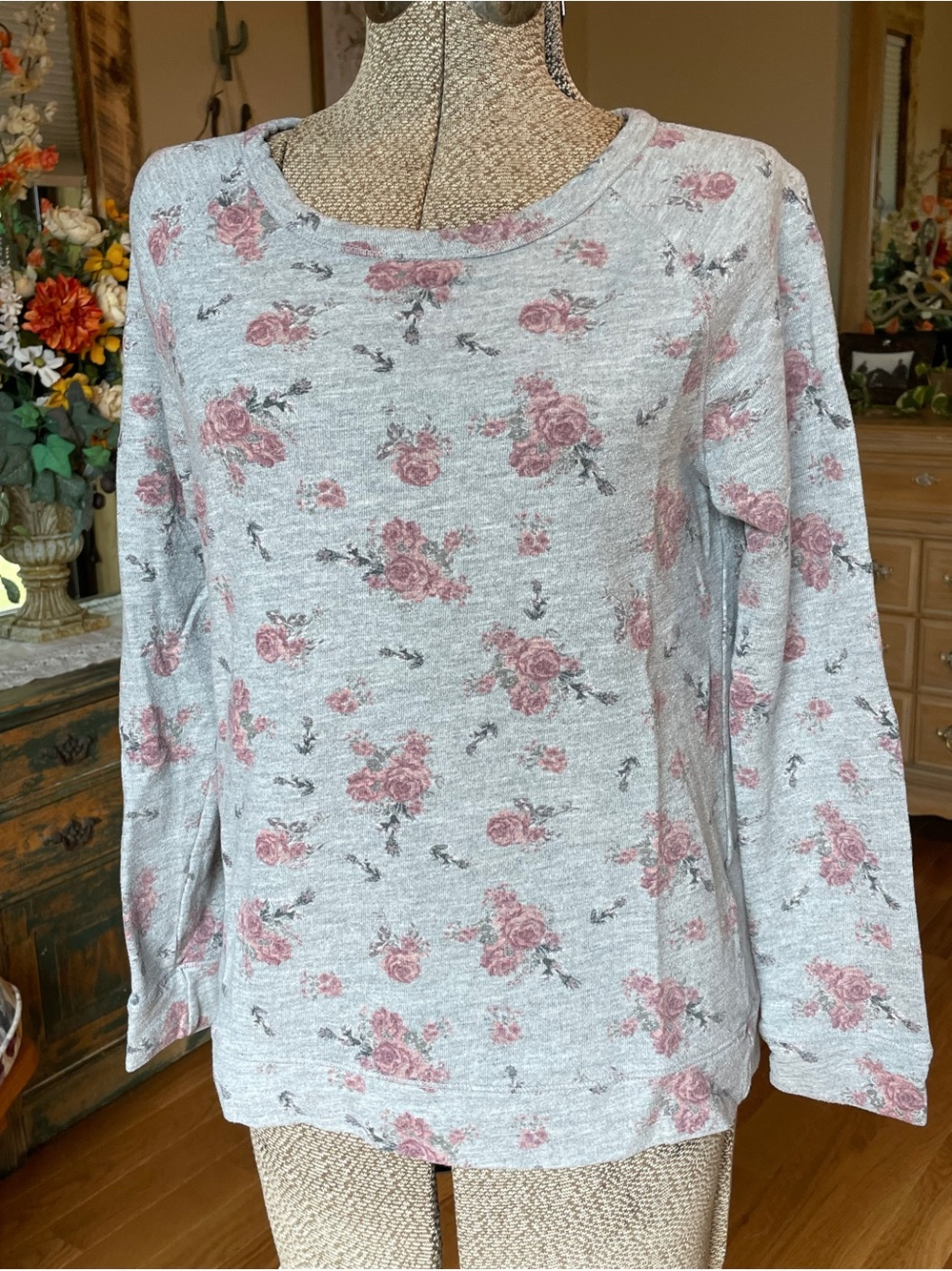 Floral Long-Sleeve sweatshirt